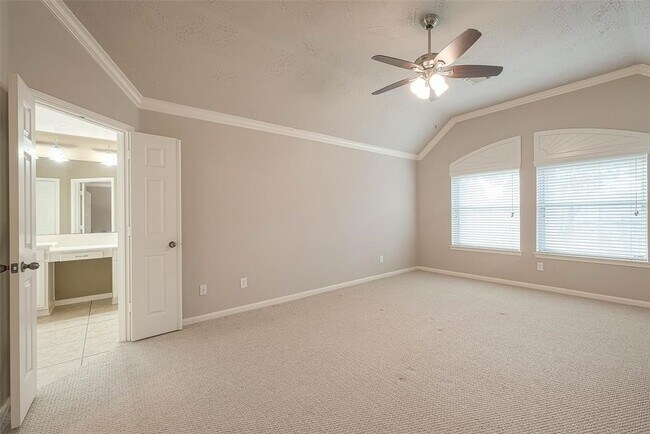 Building Photo - 21711 Cozy Hollow Ln