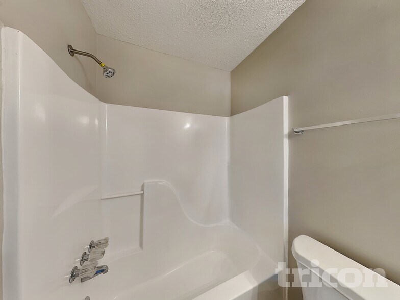 Building Photo - 108 Woodlands Village Dr