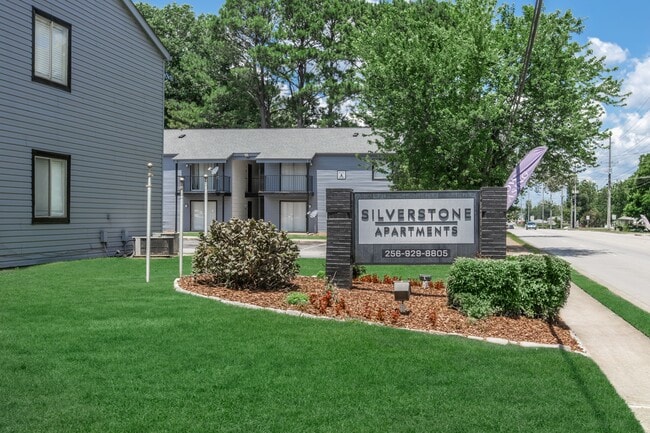 Primary Photo - Silverstone Apartments