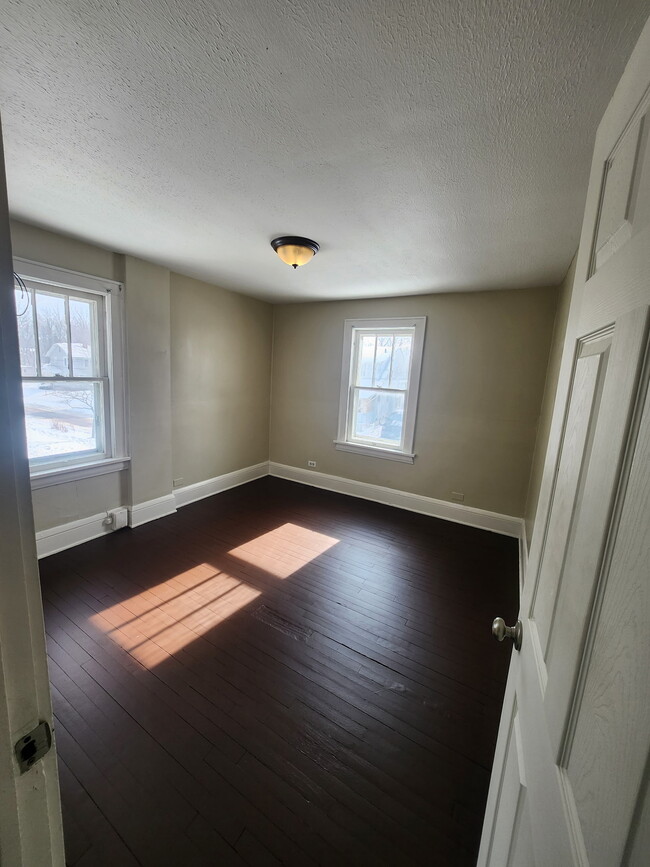 Building Photo - 87 Brighton Dr