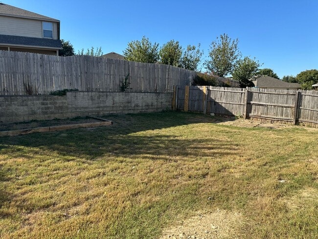 Building Photo - Elegant One-Story Living in the Heart of Sendera Ranch!