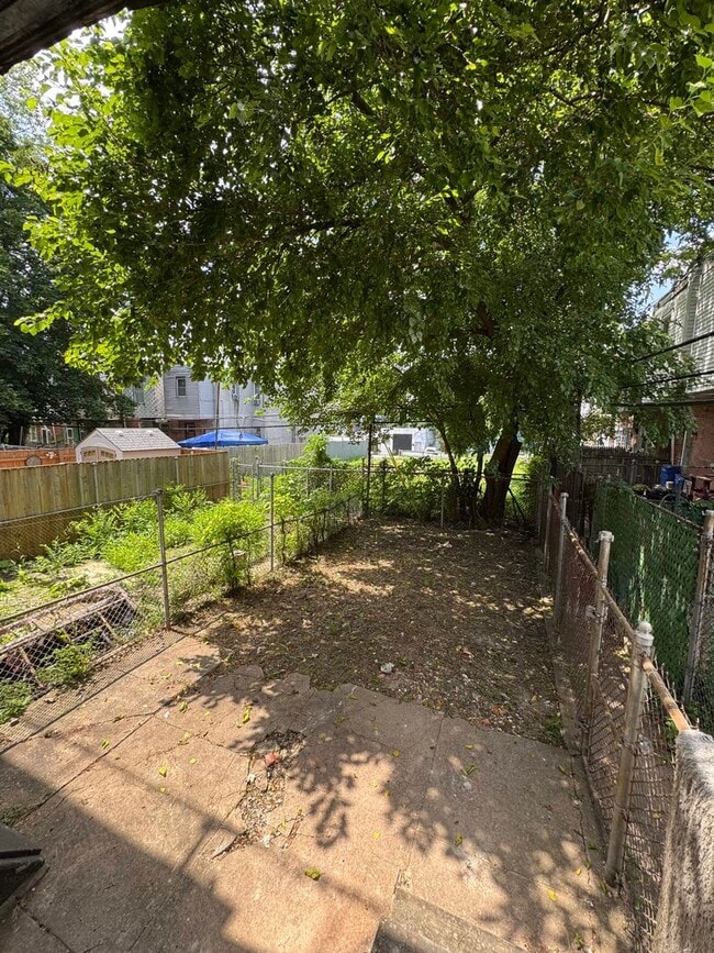 Building Photo - Spacious 3-Bedroom Home in Elmwood Park — ...