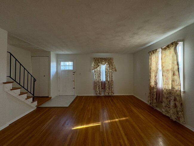 Building Photo - Charming 3 Bedroom/2 Bathroom Townhome in Rosedale, MD!