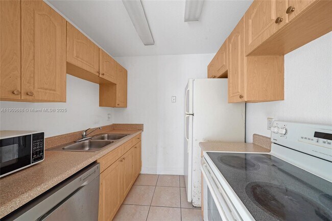 Building Photo - 2874 NW 55th Ave