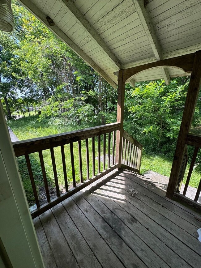 Building Photo - 3 Bedroom, 1 Bathroom Home