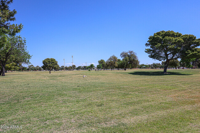 Building Photo - 4031 W Ocotillo Rd