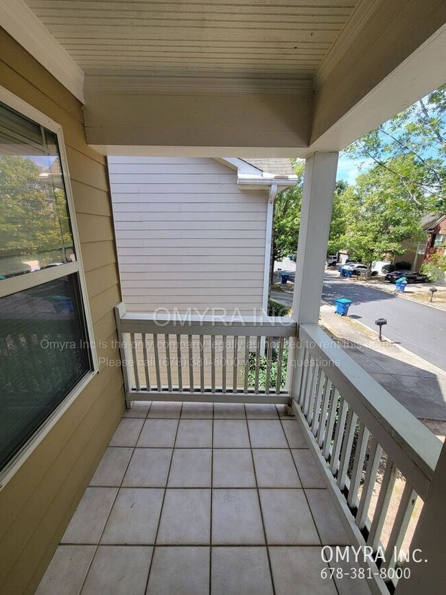 Building Photo - Gorgeous Home in Quiet Neighborhood with Swimming Pool in Fairburn!