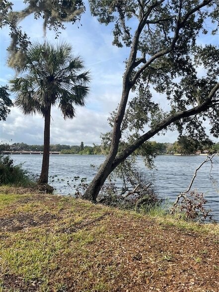 Building Photo - 7218 E Bank Dr