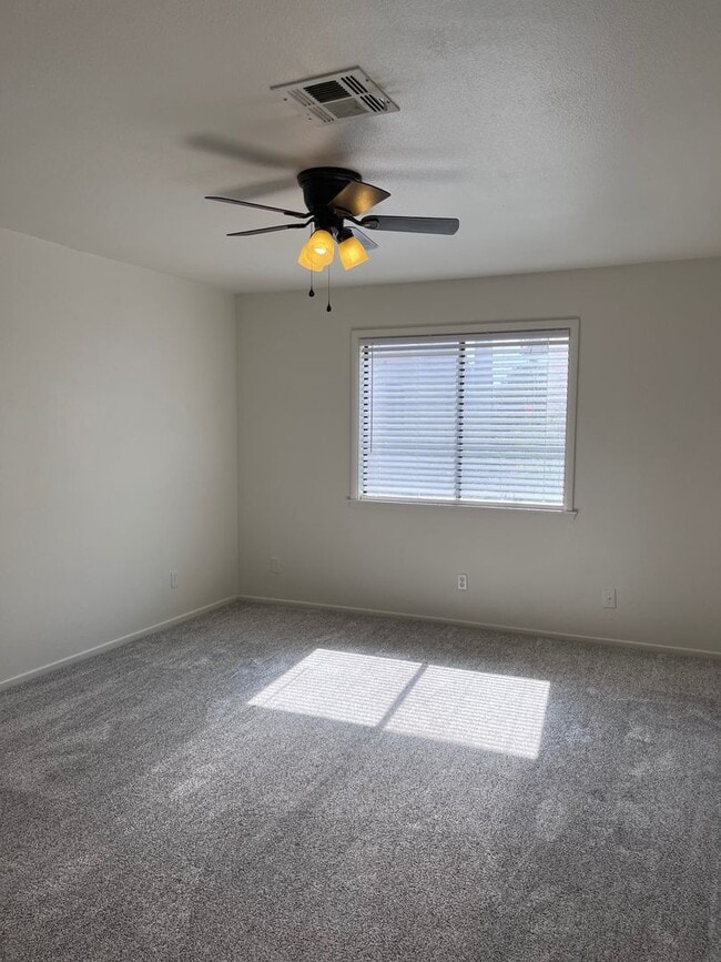 Building Photo - First Floor Condo - W. Tropicana Ave.