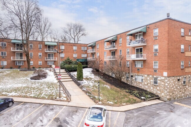 Building Photo - 1600 Church Rd