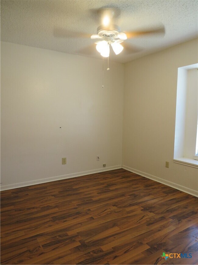 Building Photo - 2012 Starlight Dr