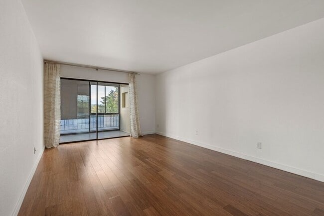 Building Photo - 4926 S Corbett Ave