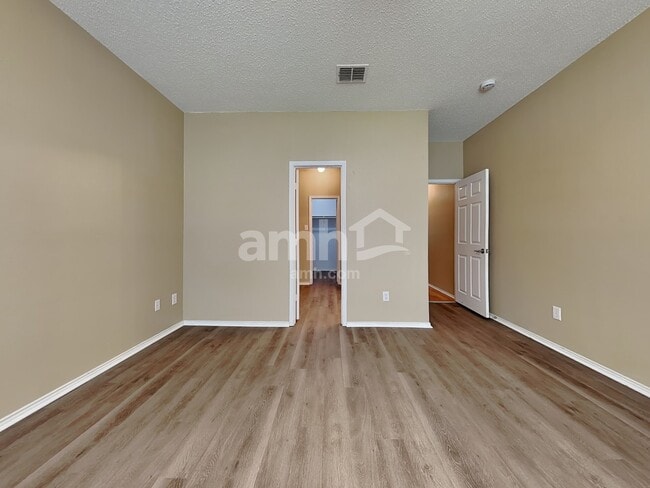 Building Photo - 2821 Bentridge Dr