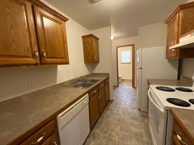 Building Photo - Nice 2BR/1BA in Joplin near MSSU campus! (upstairs unit with Balcony! ) HUD APPROVED!!