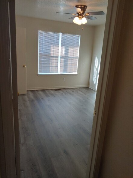 Building Photo - 3208 Hereford Ln