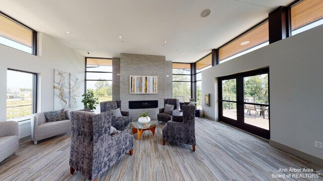 Building Photo - 2708 S Spurway Dr
