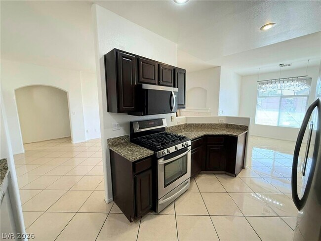 Building Photo - 3555 Meridale Dr