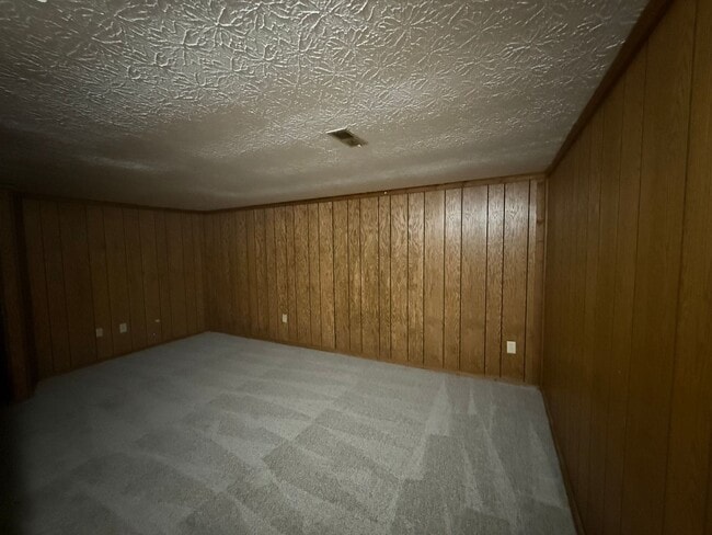 Building Photo - 5931 Shadow Lake Cir