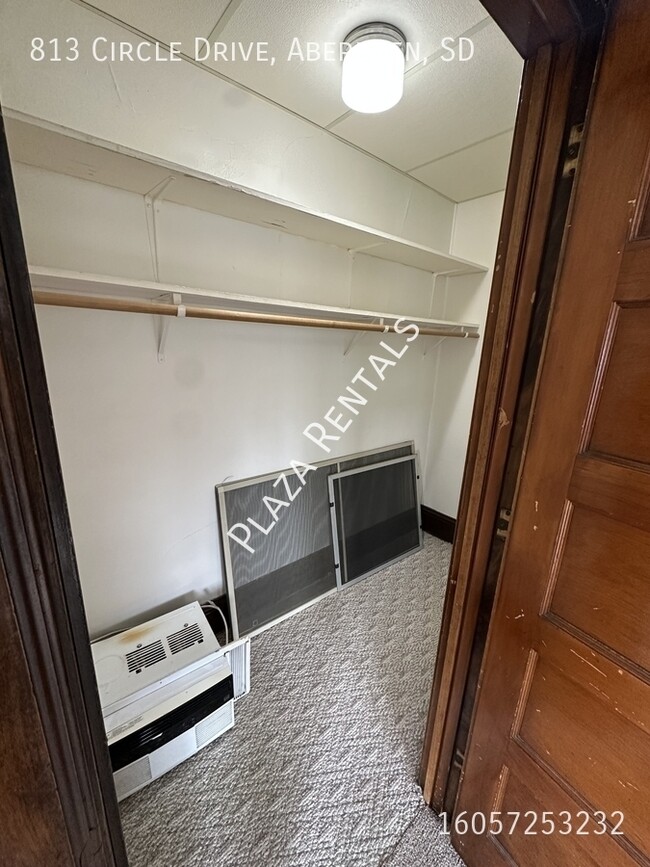 Building Photo - 19 7th Ave SE