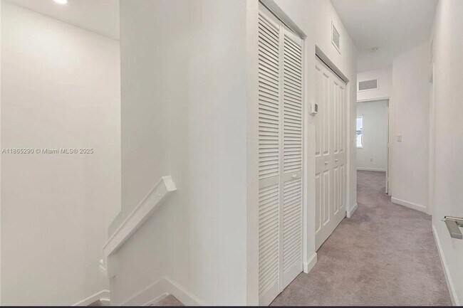Building Photo - Stunning 3BR House in Homestead