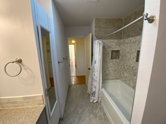 Building Photo - 4 Bedroom Single Story Home Available Near Tramway Blvd NE & Copper Ave NE!