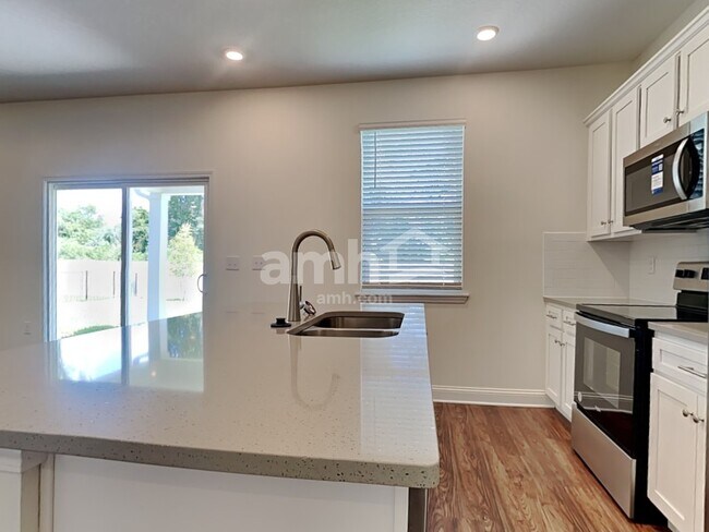 Building Photo - 167 Onate Cir