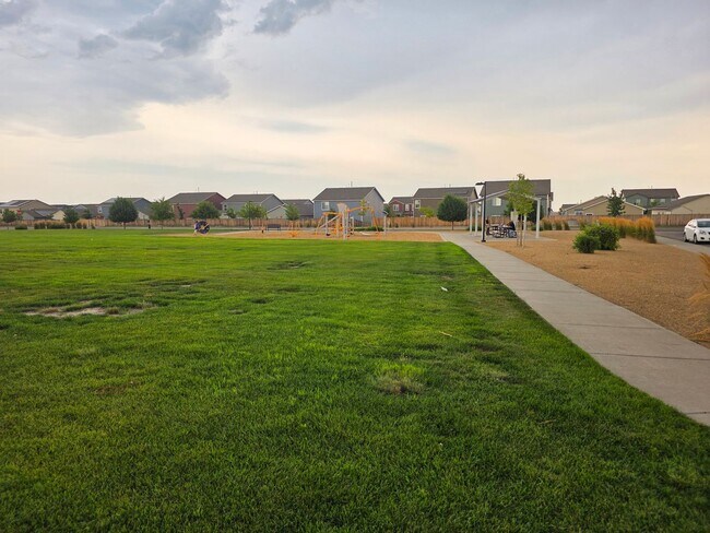 Building Photo - MASSIVE 5 Bedroom Home In Bennett!
