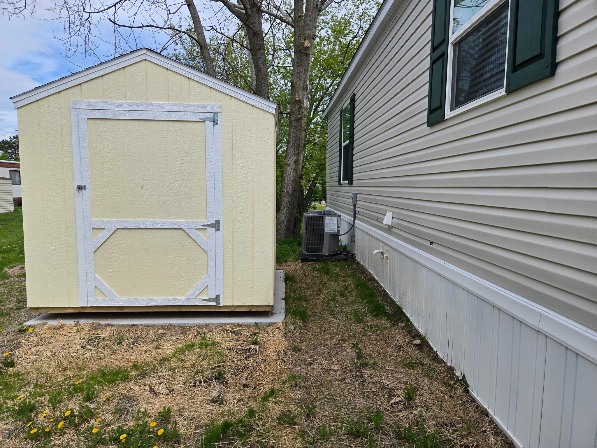 Building Photo - 52885 Van Buren Ct