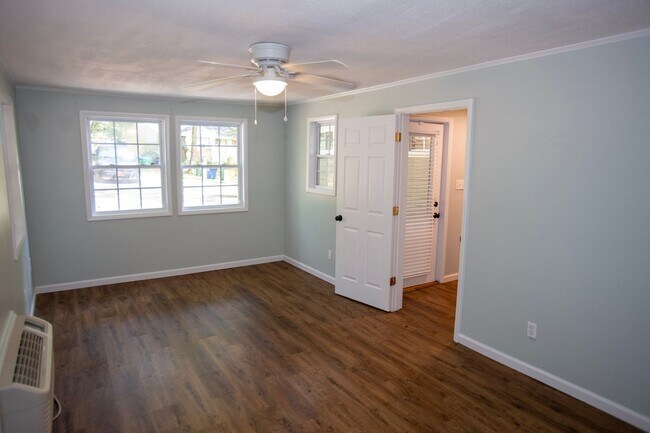 Building Photo - 230 Habersham Way