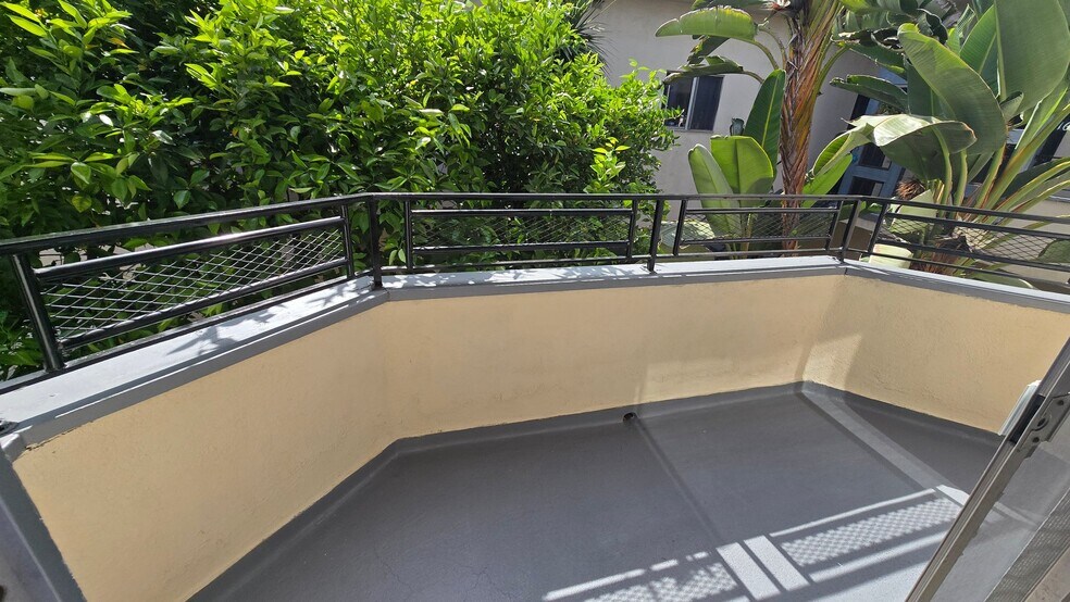 Building Photo - 12015 Lamanda St