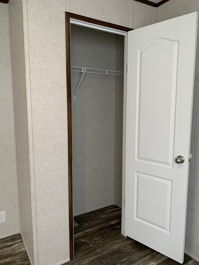 Building Photo - 325 Belew St