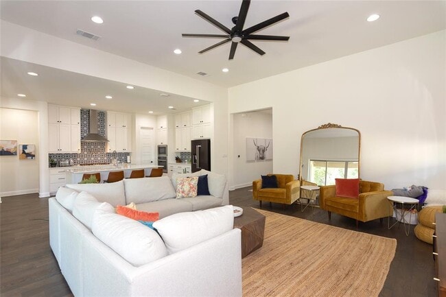 Building Photo - 205 Eiglehart Rd