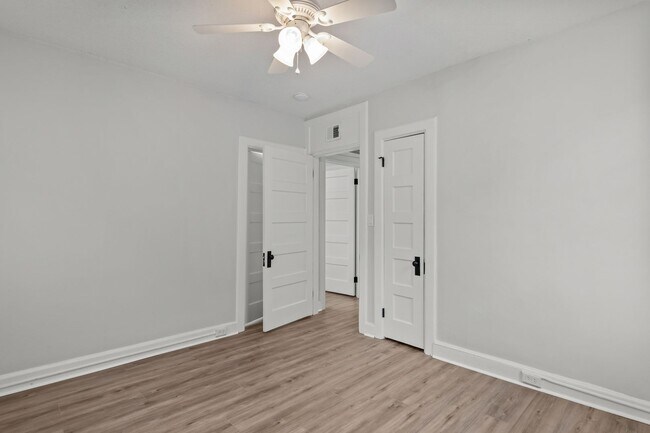 Building Photo - Modern Living in the Heart of Ghent – Walk to EVMS!