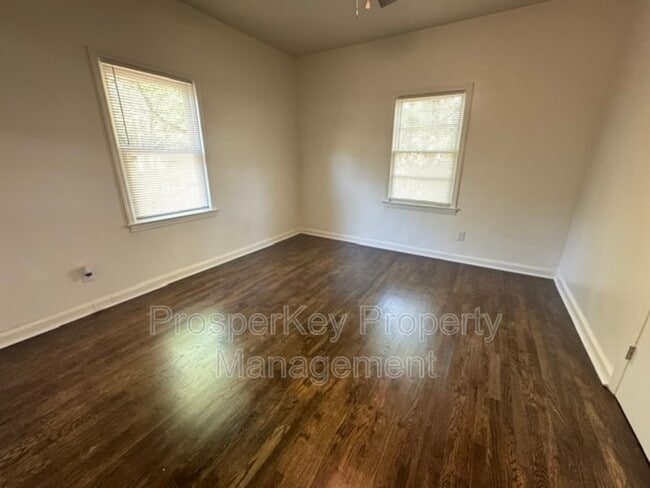 Building Photo - 3915 Woodruff Rd