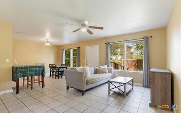 Building Photo - 1020 Sagewood Trail