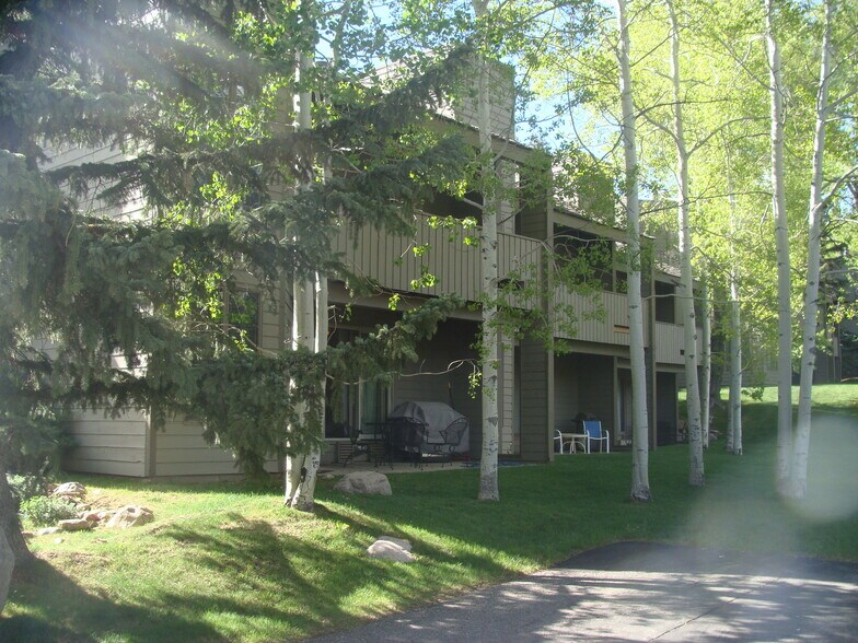 Primary Photo - 945 Red Sandstone Rd