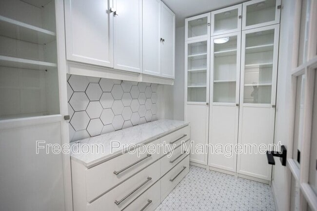 Building Photo - 2023 Serviceberry Rd