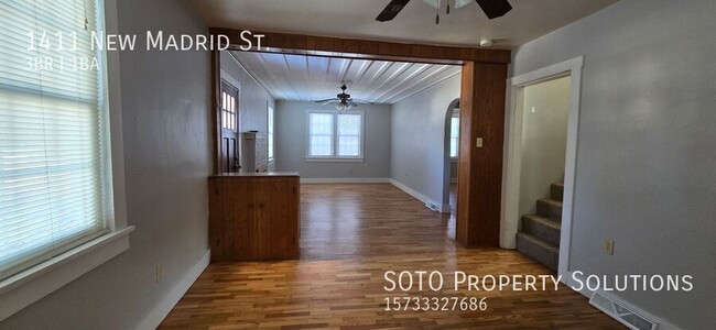 Building Photo - 3BD/1BA Pet friendly home near SEMO