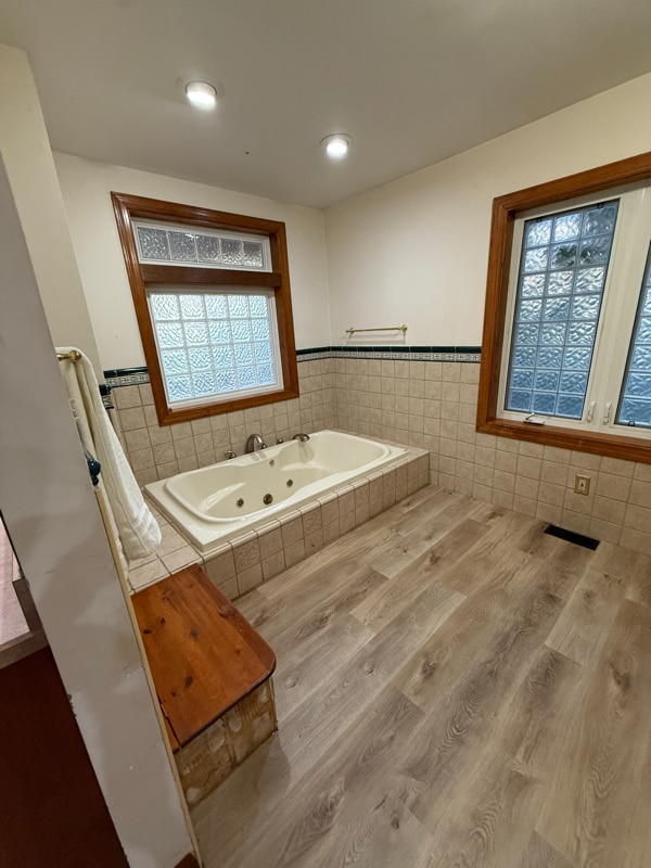 Building Photo - 910 Cedar Creek Grade