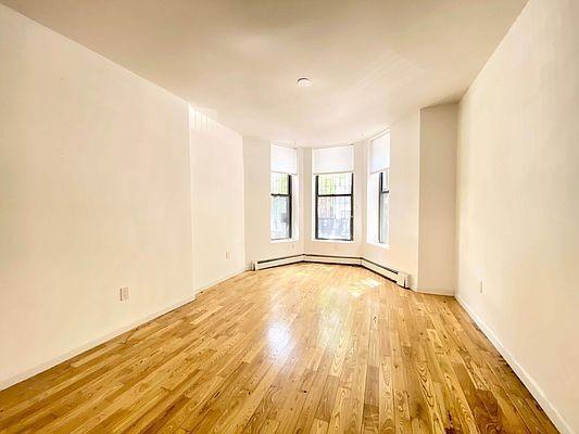 Building Photo - 2 bedroom in New York NY 10032