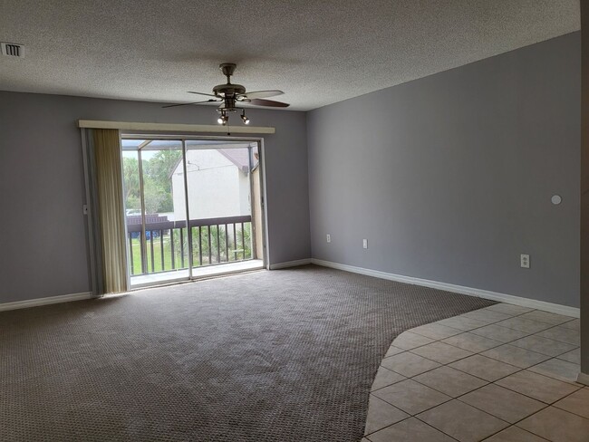 Building Photo - Fruitville & Tuttle area