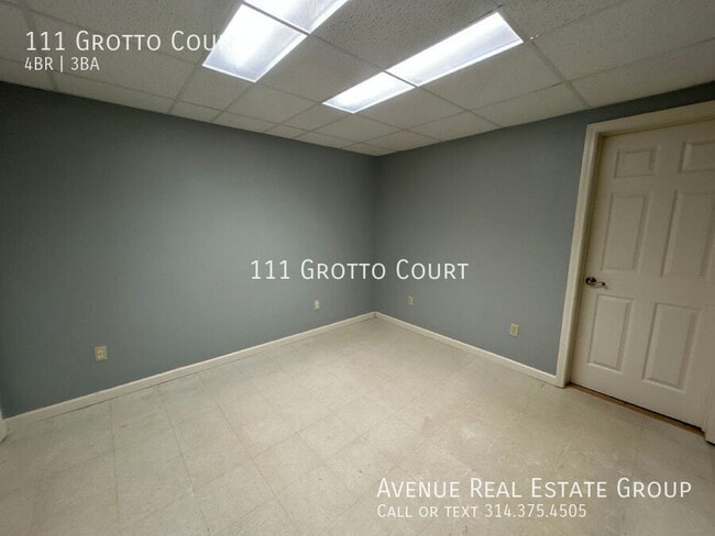 Building Photo - 111 Grotto Ct