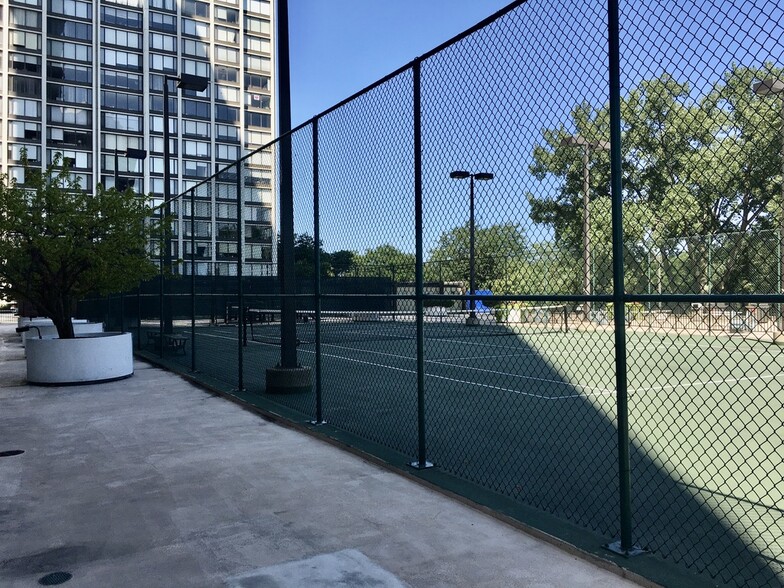 Tennis Pickleball Court - 5445 N Sheridan Rd
