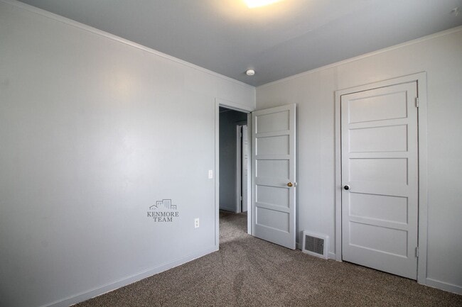 Building Photo - RENT SPECIAL: 2 Bed/1 Bath Duplex in Central Richland