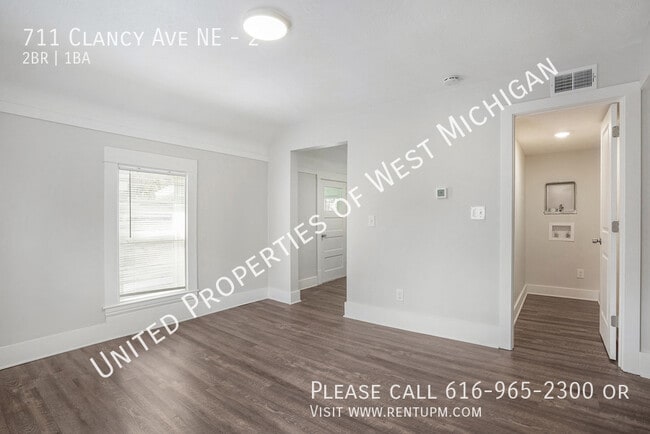 Building Photo - Available Now | 2 bed 1 bath Apartment in ...