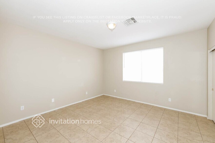 Building Photo - 534 Startop St