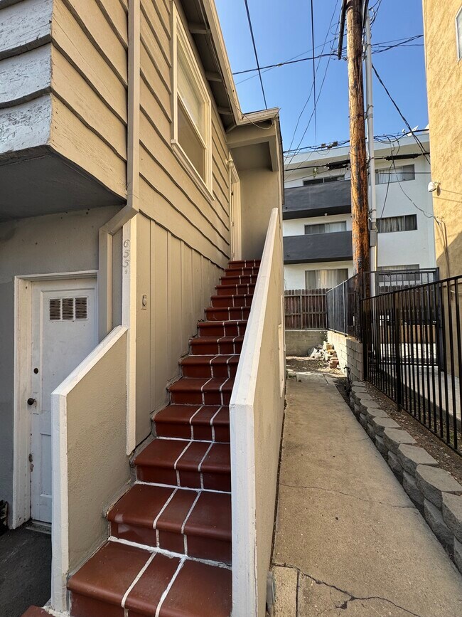 Primary Photo - 655 Westmount Dr