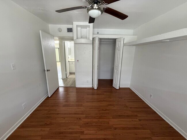 Building Photo - 8773 Shadow Wood Blvd
