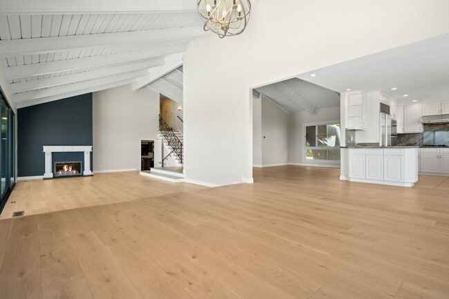 Building Photo - 16946 Encino Hills Dr