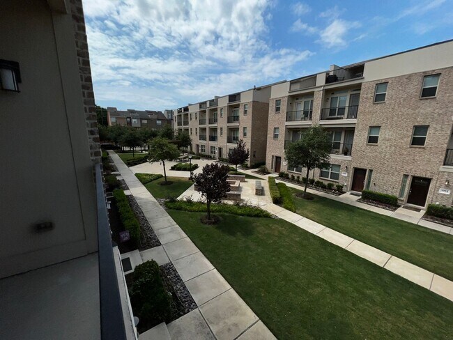 Building Photo - 1319 Rancho Mirage Dr